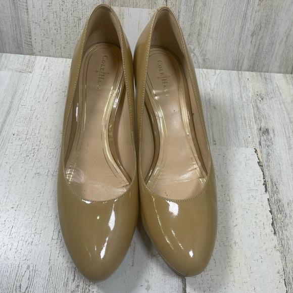 Cole Haan Pumps Womens 9B Nude Tan Patent Leather Kitten Heel Office Work - Picture 2 of 9